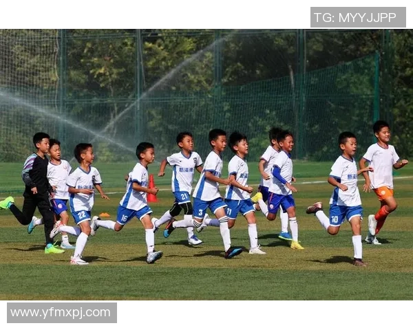 走进足球球星日常训练室内揭秘体能技战术与背后故事