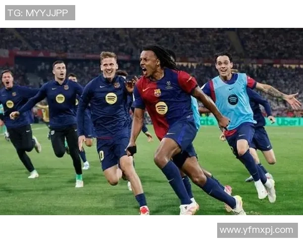 足球巨星疯狂庆祝瞬间合集：热血、激情与奇迹的赛场时刻